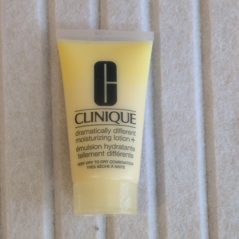 Clinique Dramatically Different Moisturizing Lotion+ 1.7oz Fragrance-Free Unisex